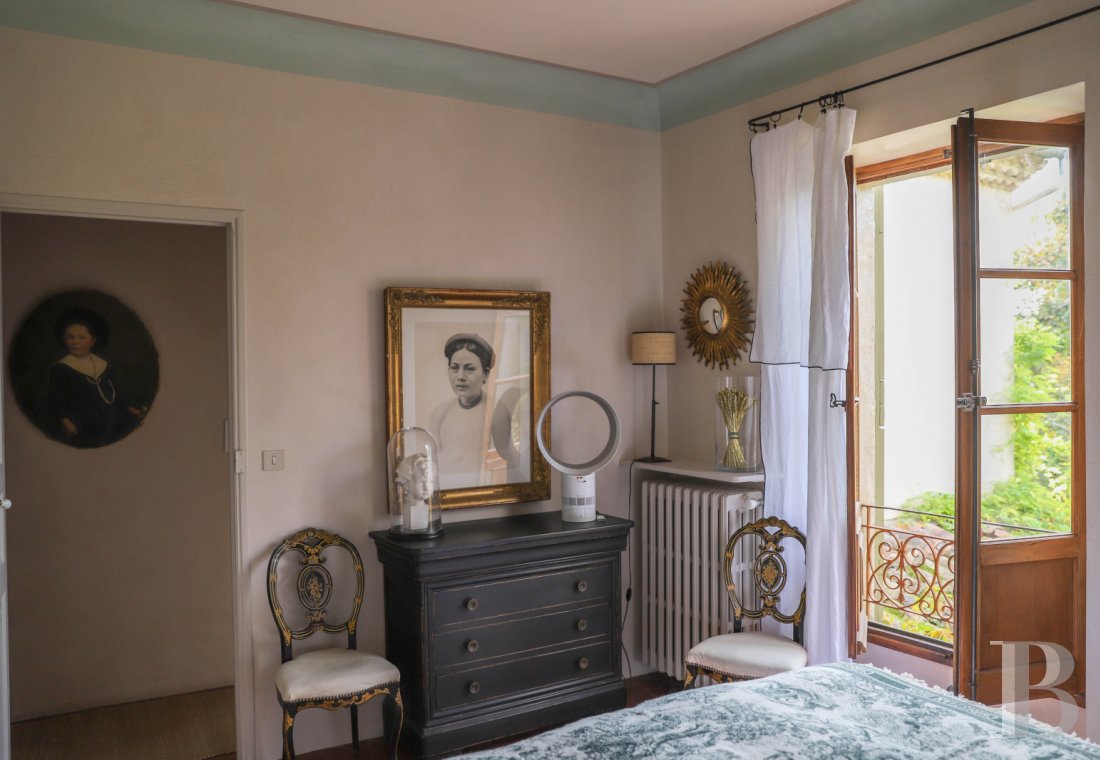 A traditional yet bold village house in the Alpes-de-Haute-Provence, to the south of Forcalquier - photo  n°35